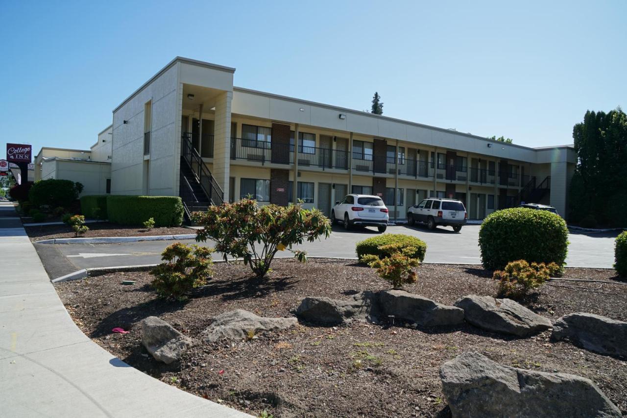 College Inn Monmouth Экстерьер фото